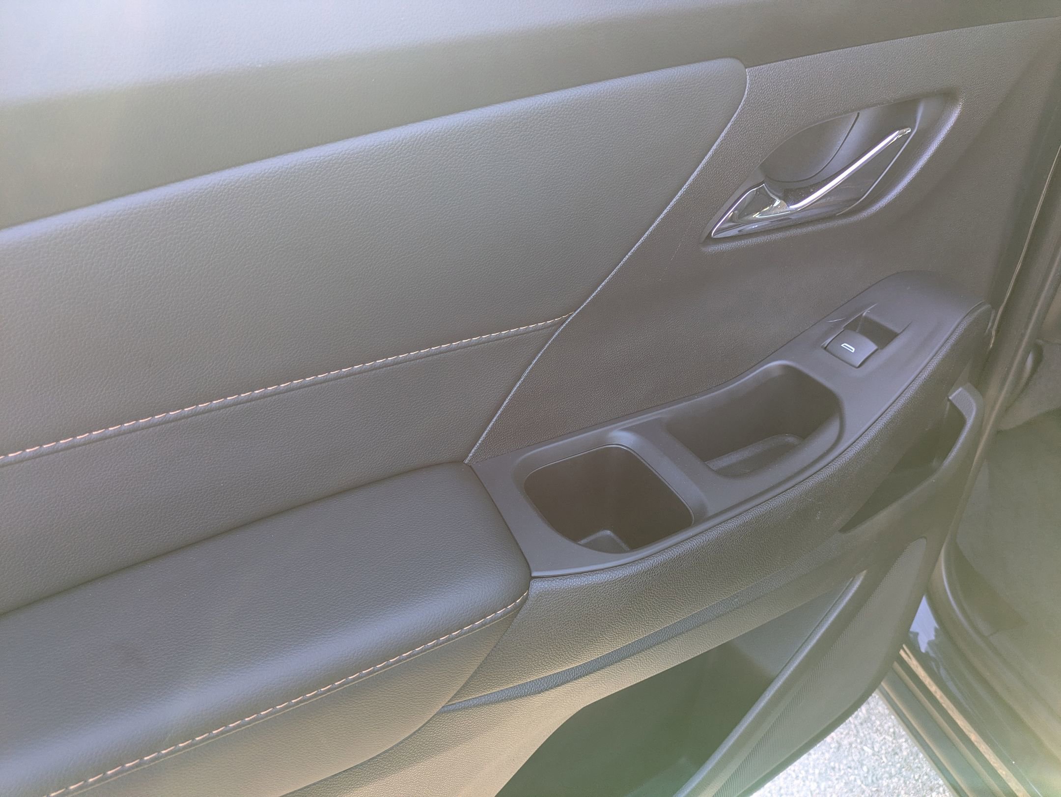 Used 2021 Chevrolet Traverse RS image 30