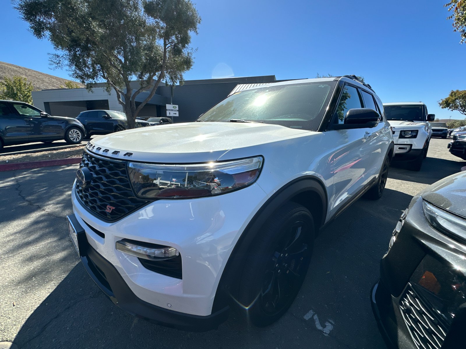Used 2020 Ford Explorer ST w/ ST High-Performance Pack AWD/4WD image 2