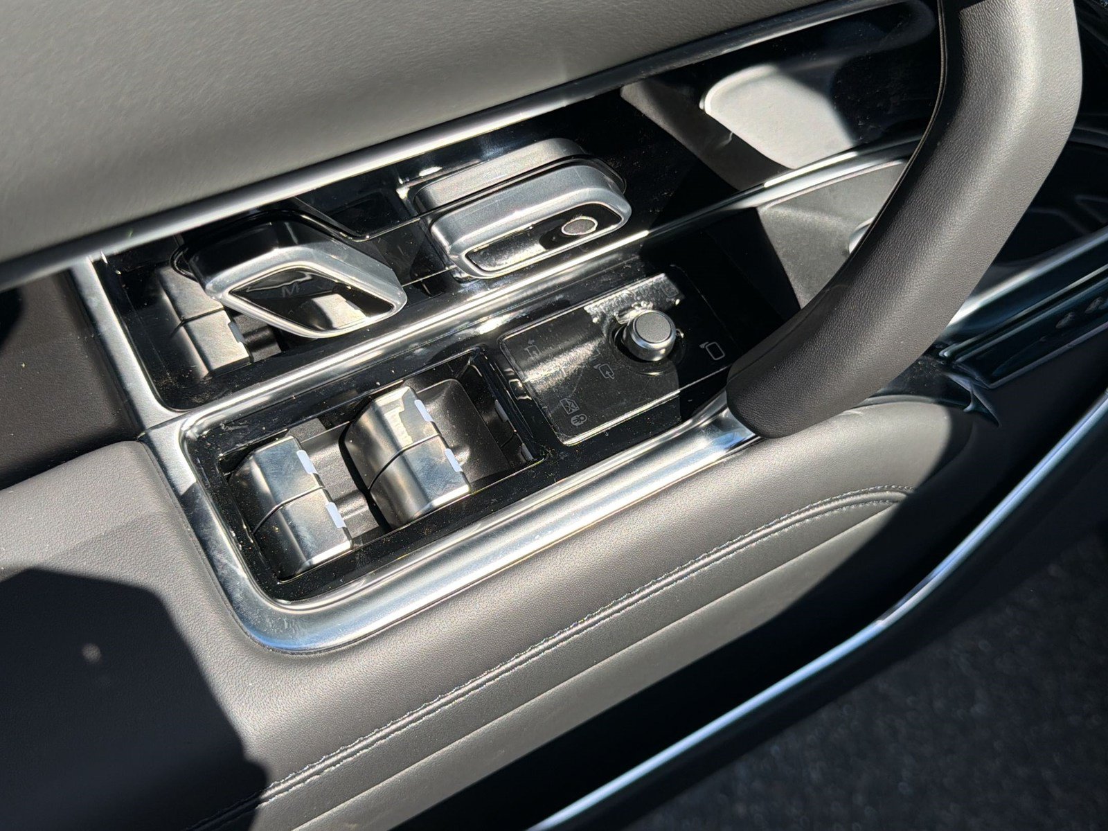 New 2026 Land Rover Range Rover SE AWD/4WD image 15