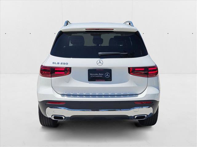 New 2025 Mercedes-Benz GLB 250 image 8