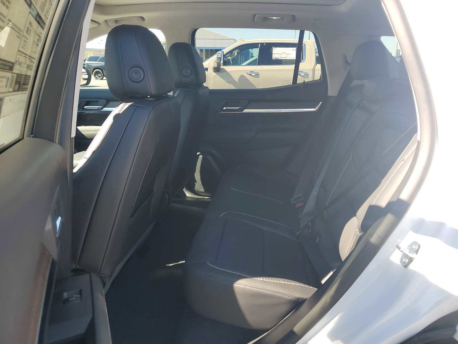 New 2026 GMC Terrain Denali w/ LPO, Black Badging Package image 38