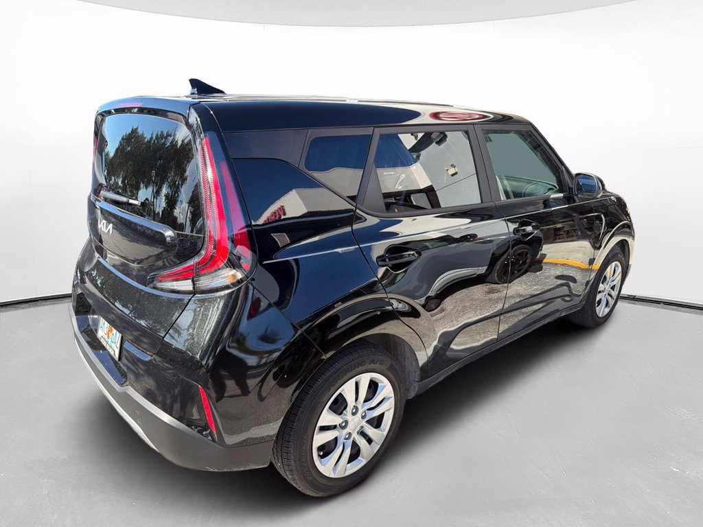 Certified 2025 Kia Soul LX FWD image 3