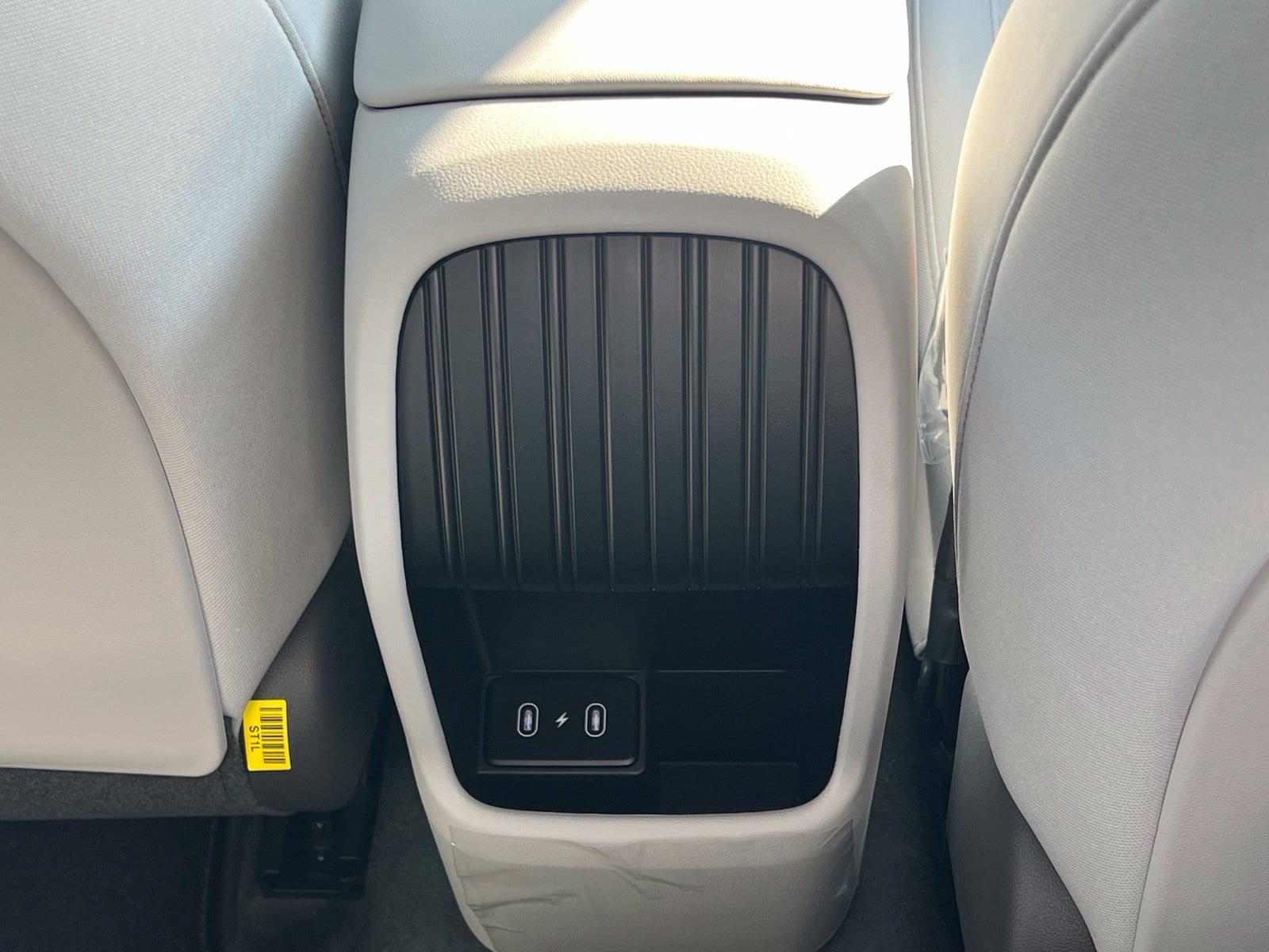 New 2027 Hyundai Kona SE FWD image 17