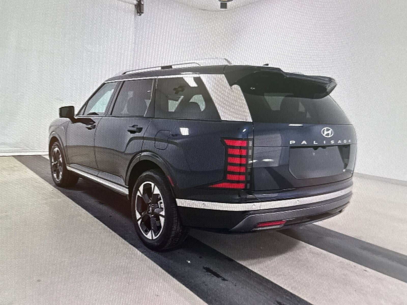 Certified 2026 Hyundai Palisade Limited AWD/4WD image 3