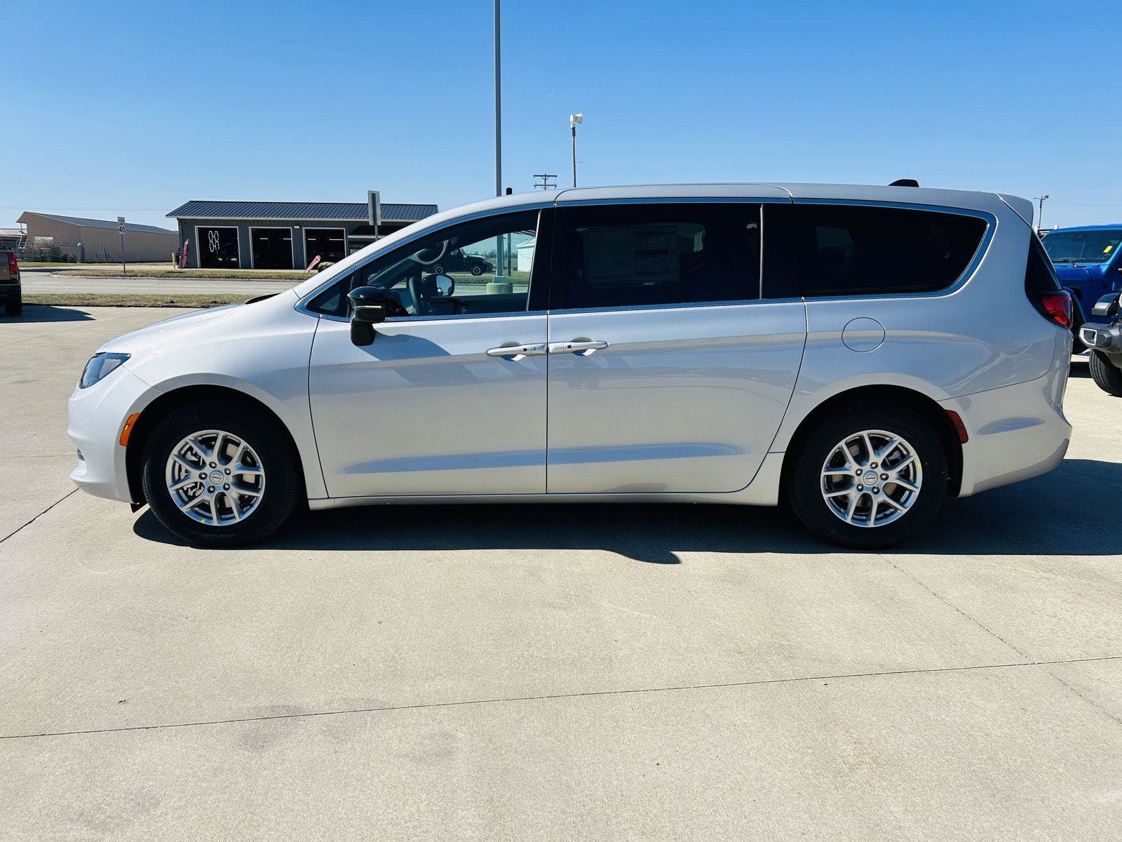 New 2026 Chrysler Voyager LX FWD image 35