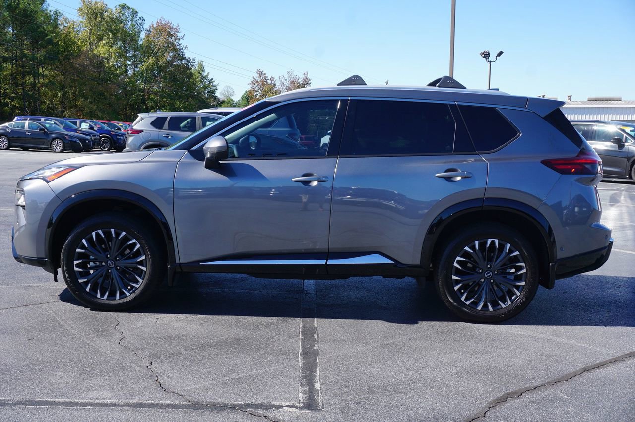 Certified 2025 Nissan Rogue Platinum w/ Platinum Premium Package image 2