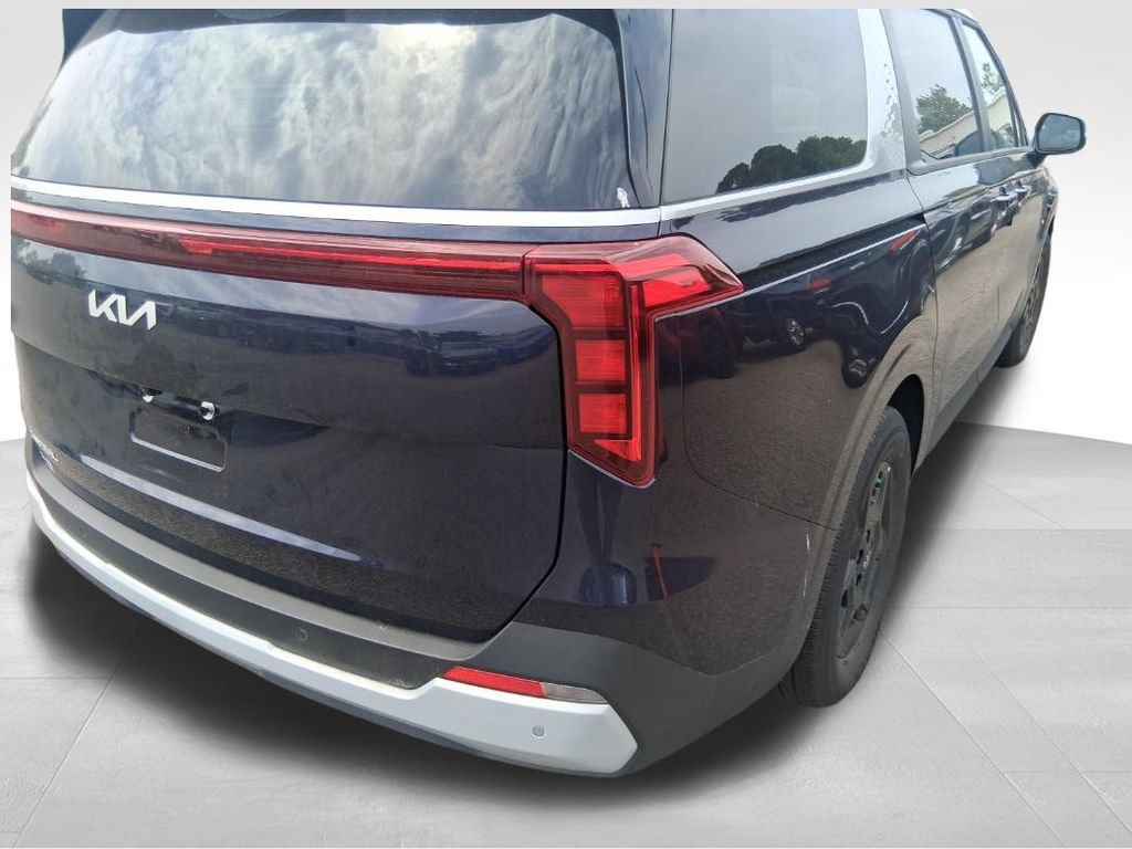 Certified 2026 Kia Carnival FWD image 10