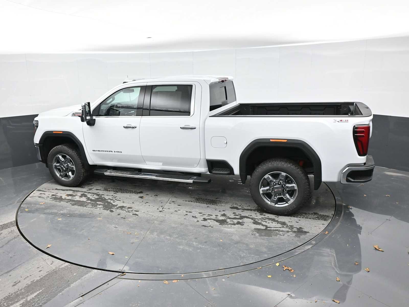 New 2026 GMC Sierra 2500 SLT w/ SLT Premium Package image 31