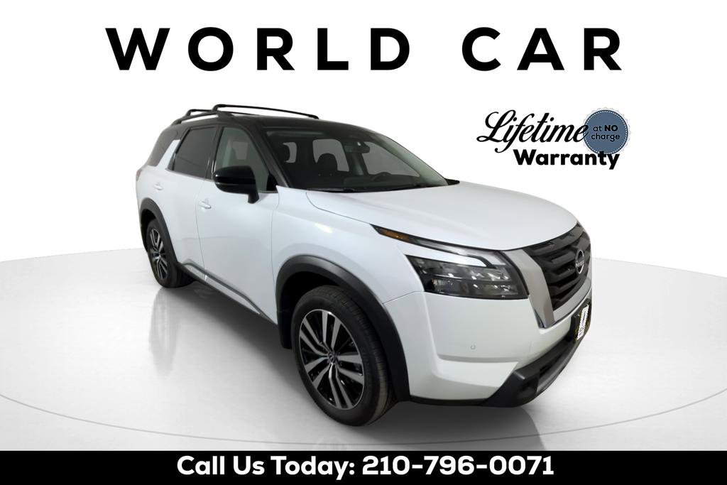 Used 2025 Nissan Pathfinder Platinum image 7