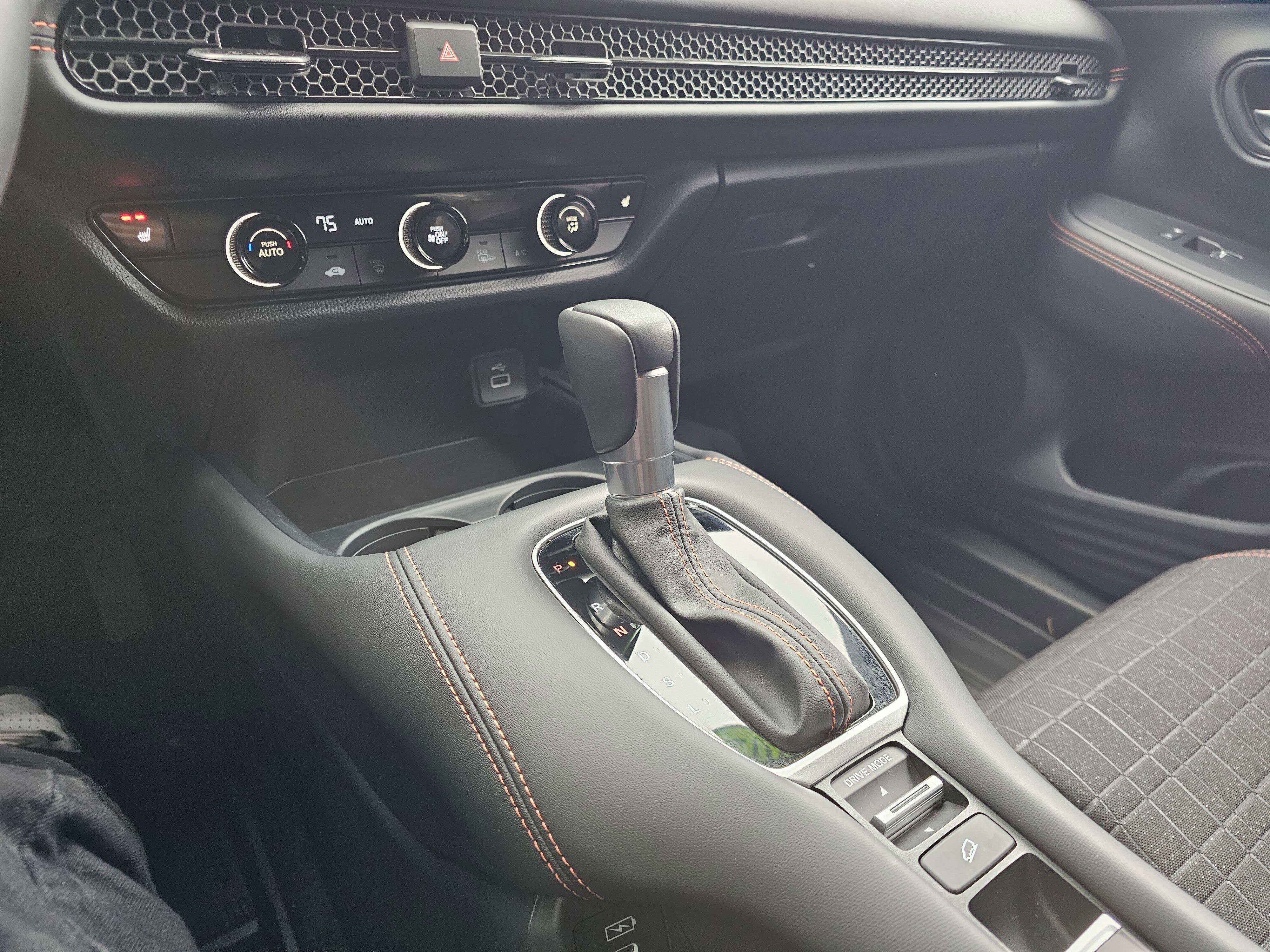 Certified 2025 Honda HR-V Sport image 27