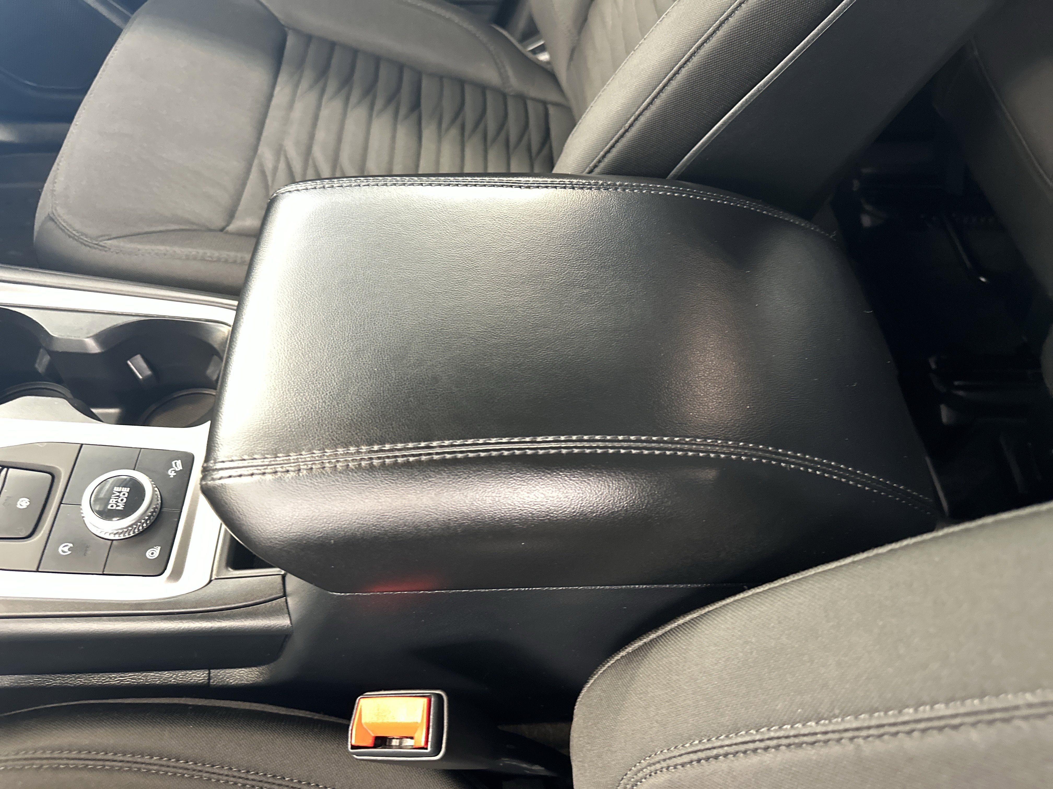 Used 2020 Ford Explorer XLT image 31