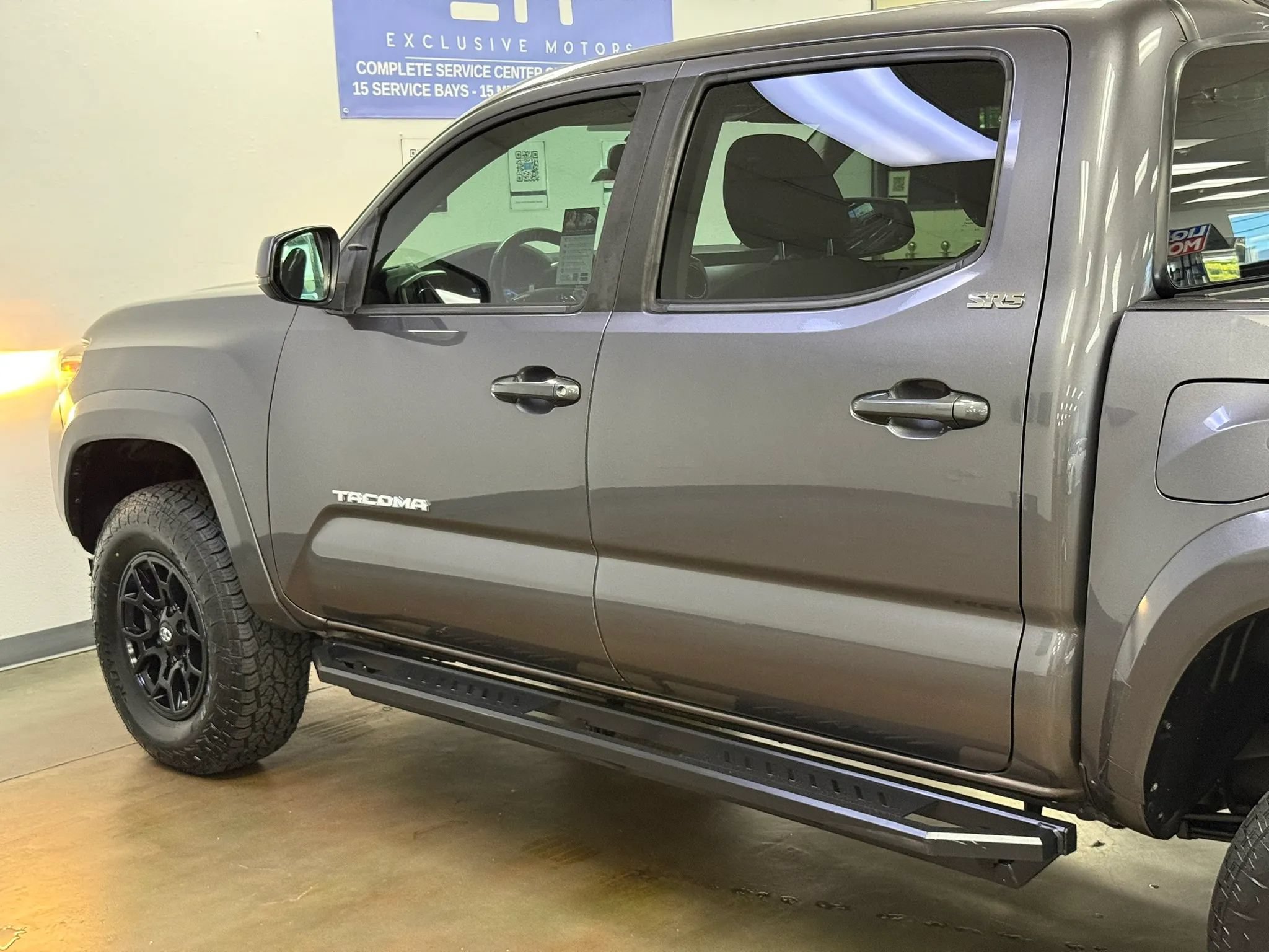 Used 2020 Toyota Tacoma SR5 RWD image 6