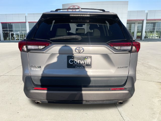 Used 2019 Toyota RAV4 Limited w/ Cold Weather Package FWD image 4