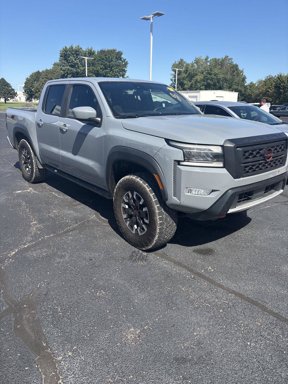 Used 2022 Nissan Frontier PRO-4X w/ Technology Package AWD/4WD image 3