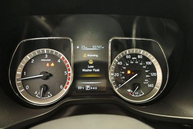 Used 2017 Nissan Titan SV RWD image 13