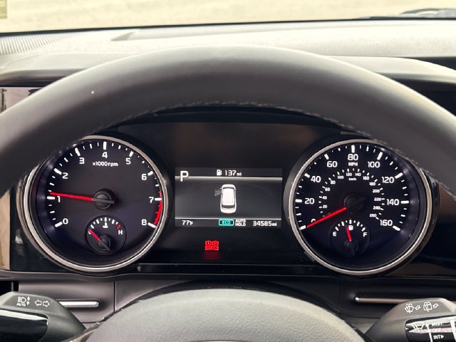 Used 2024 Kia Carnival EX FWD image 22