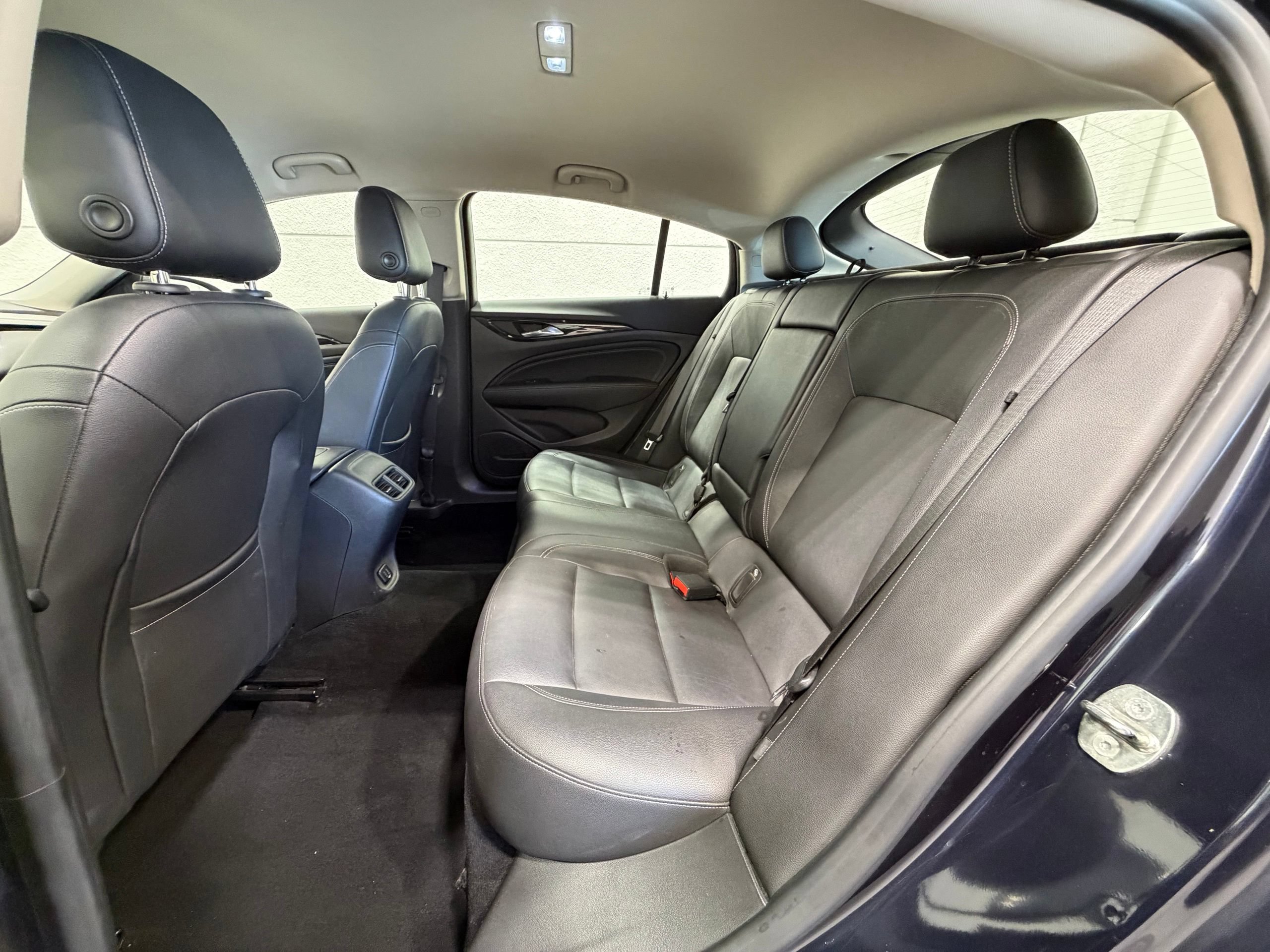 Used 2018 Buick Regal Essence FWD image 22