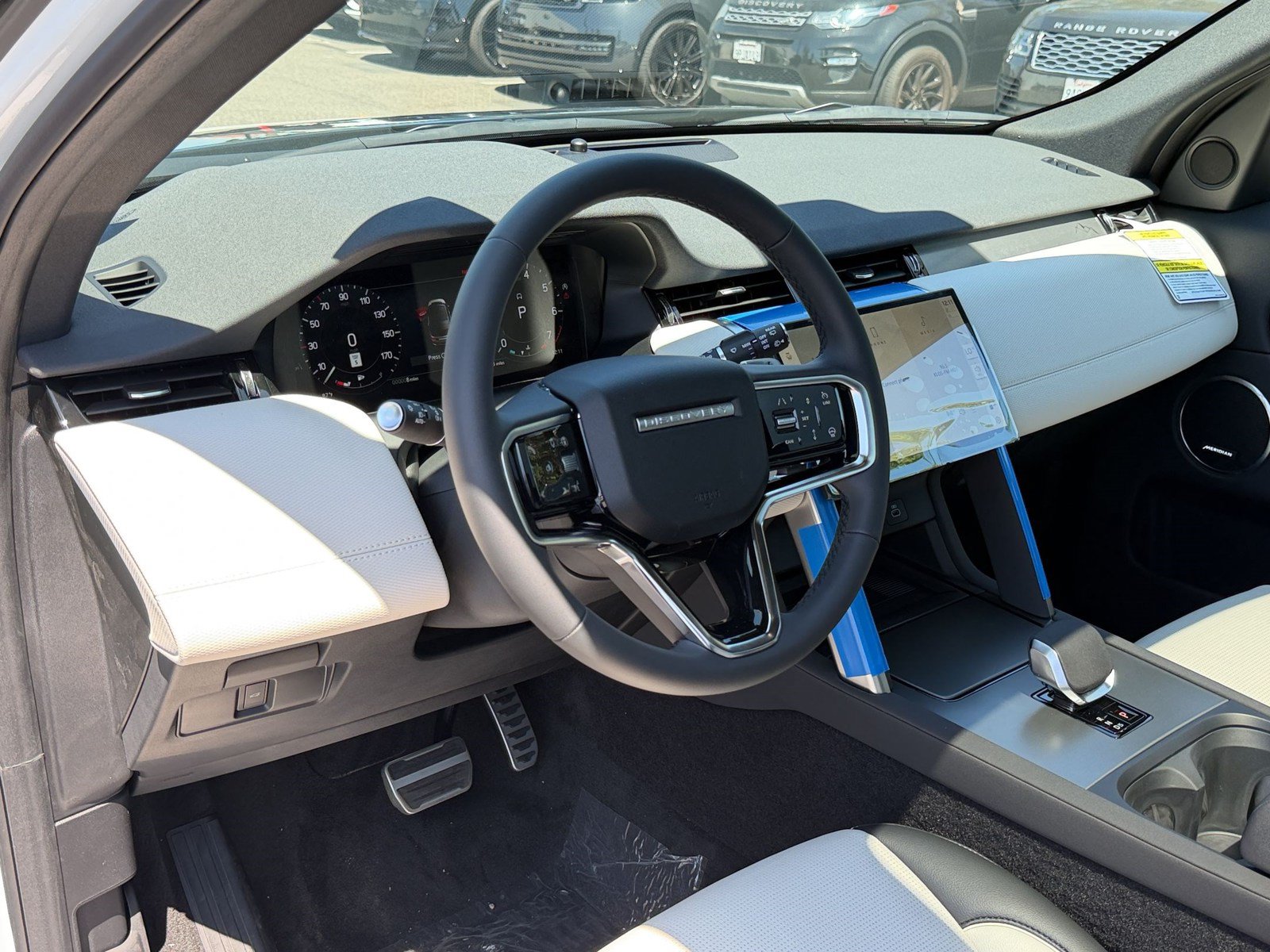 New 2026 Land Rover Discovery Sport Landmark AWD/4WD image 4