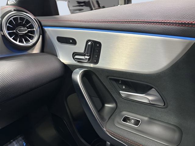 Used 2025 Mercedes-Benz CLA 250 4MATIC image 32