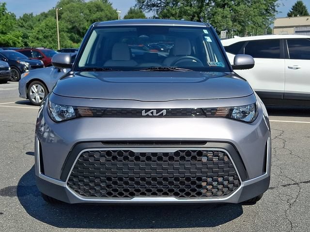 Used 2025 Kia Soul LX w/ LX Technology Package FWD image 2