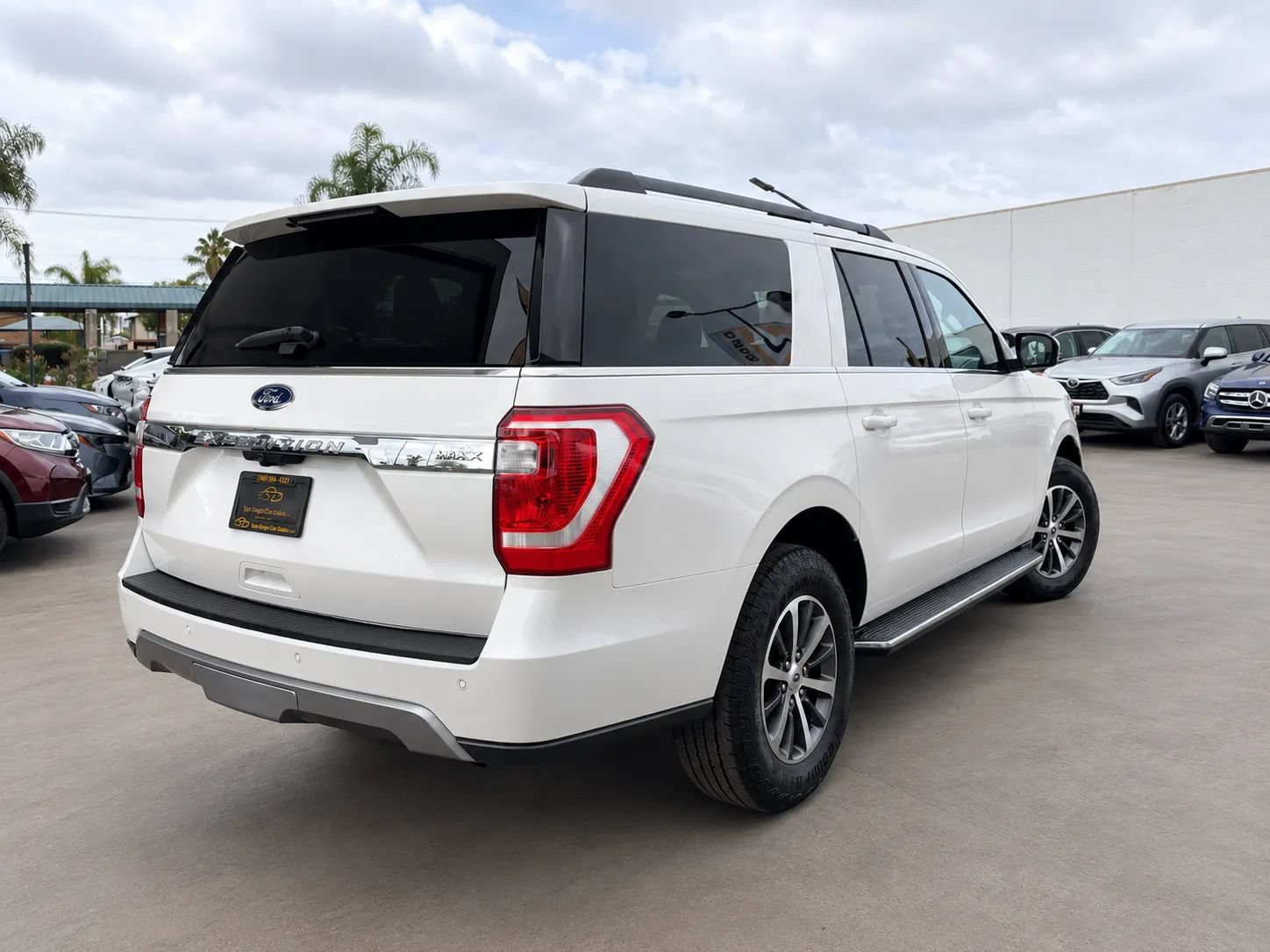 Used 2018 Ford Expedition Max XLT w/ Equipment Group 202A AWD/4WD image 5