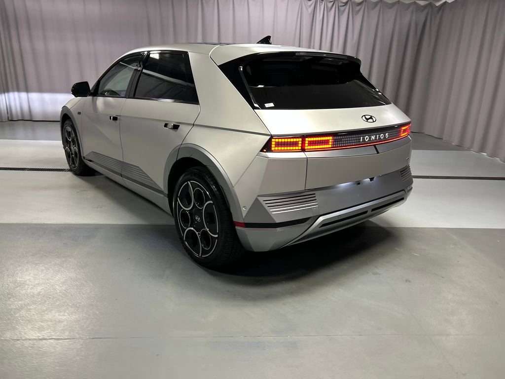 Used 2024 Hyundai Ioniq 5 Limited image 5