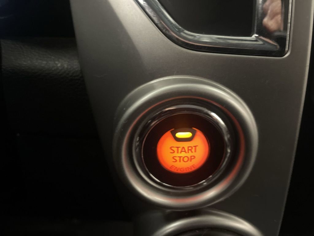 Used 2016 Nissan Titan SL image 11