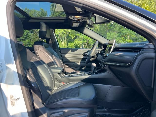 Used 2023 Jeep Compass Latitude w/ Sun and Sound Group AWD/4WD image 15