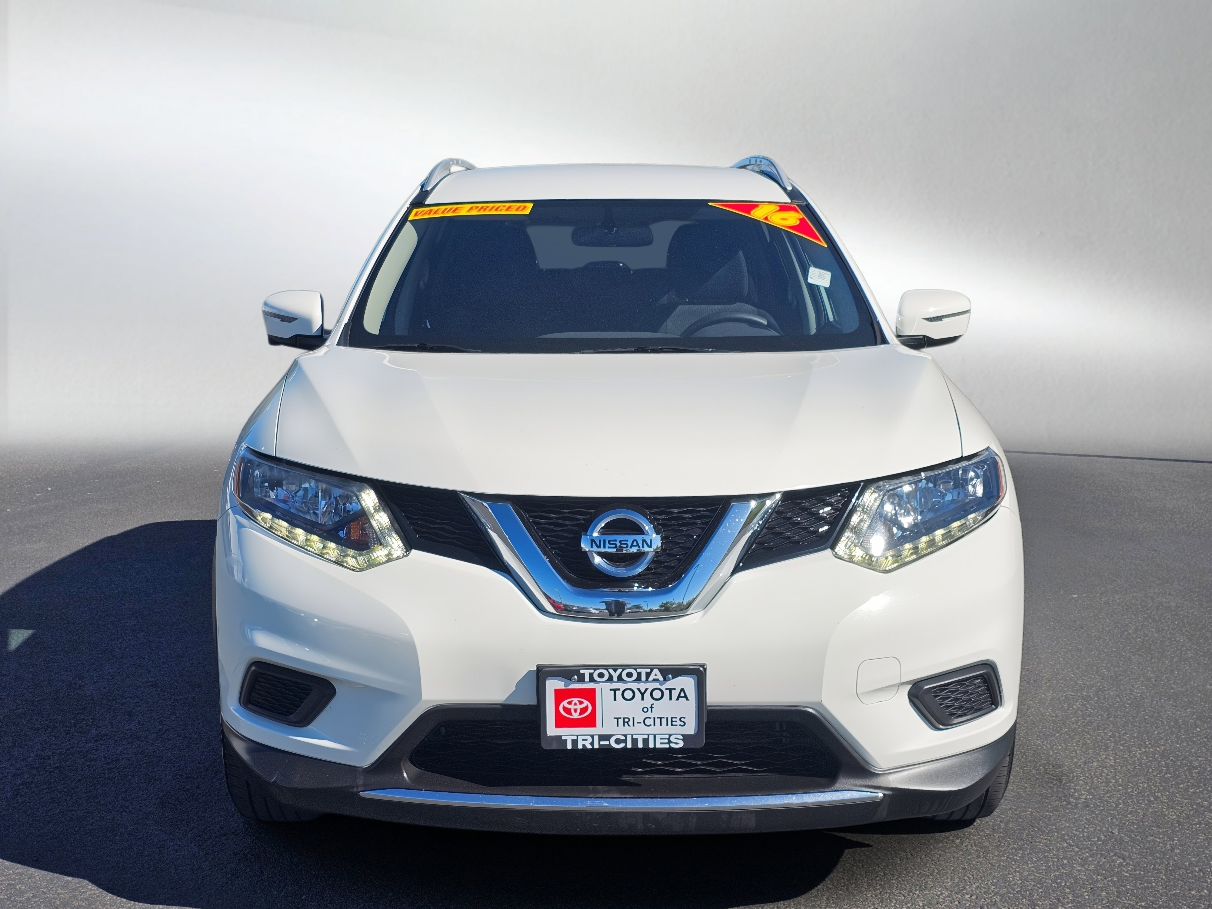 Used 2016 Nissan Rogue SV w/ SV Premium Package AWD/4WD image 8