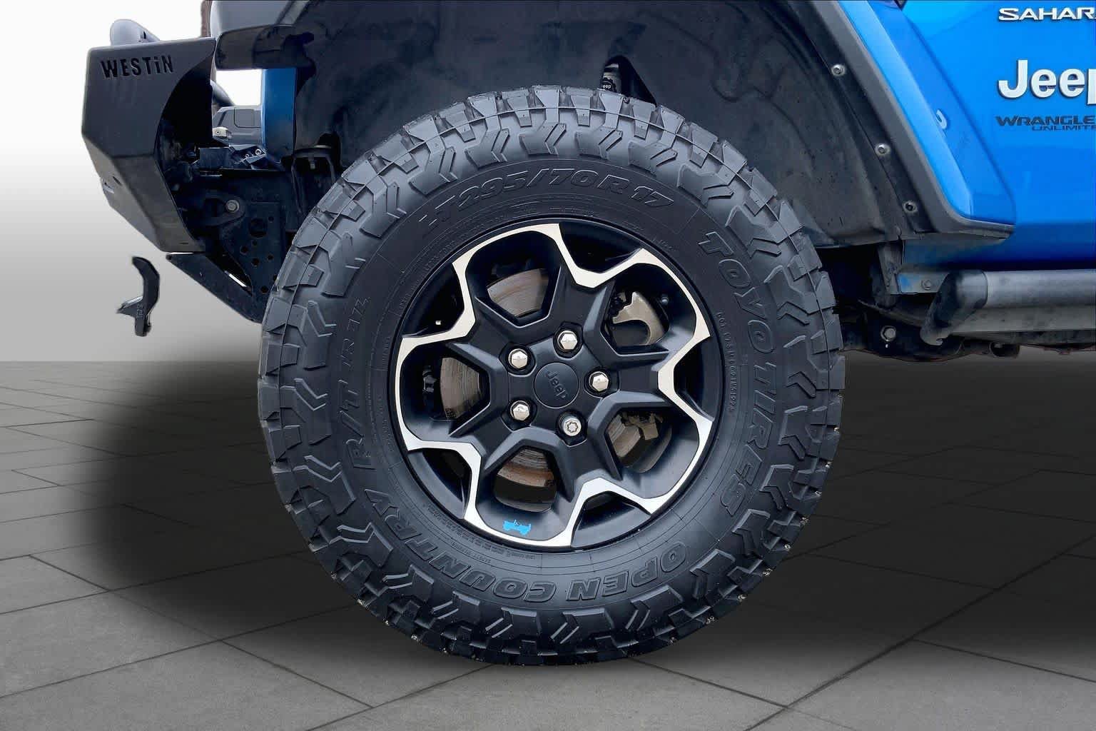 Used 2022 Jeep Wrangler Unlimited Sahara AWD/4WD image 10