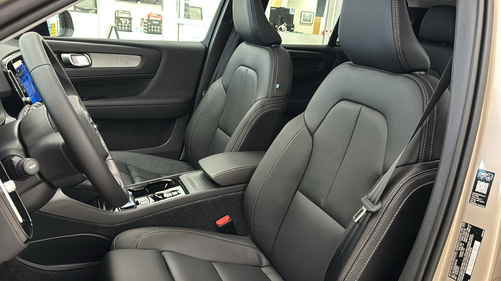 New 2026 Volvo XC40 B5 Ultra w/ Climate Package AWD/4WD image 23