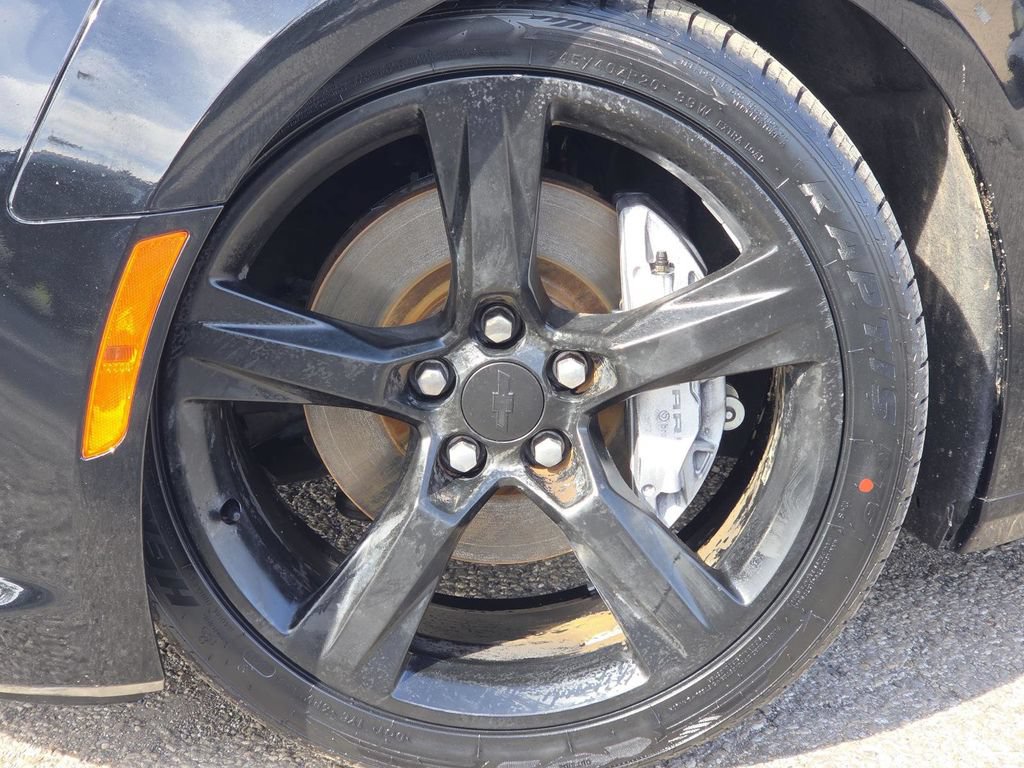Used 2018 Chevrolet Camaro SS RWD image 10