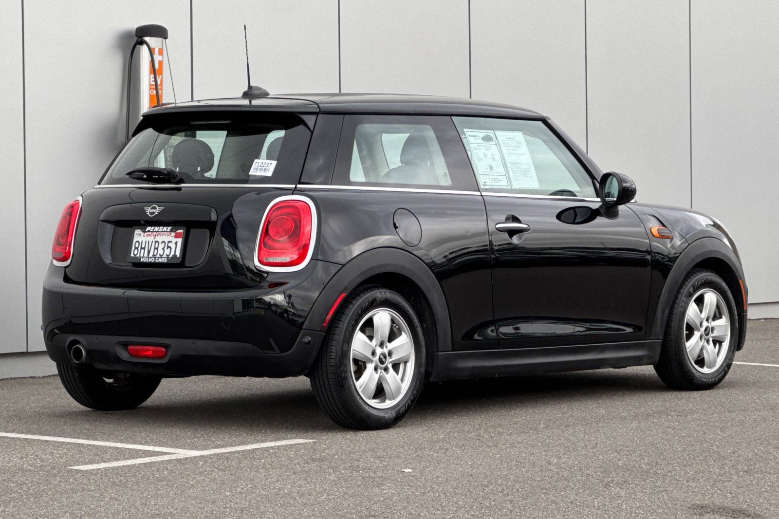 Used 2019 MINI Cooper 2-Door Hardtop image 5