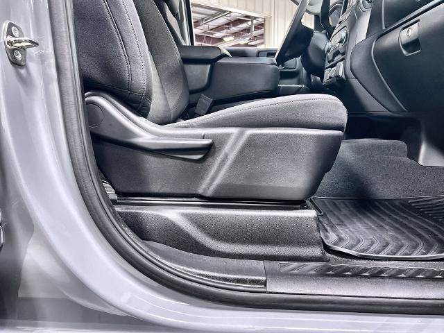 Used 2024 Chevrolet Silverado 1500 Custom w/ Turbomax Blackout Package AWD/4WD image 27