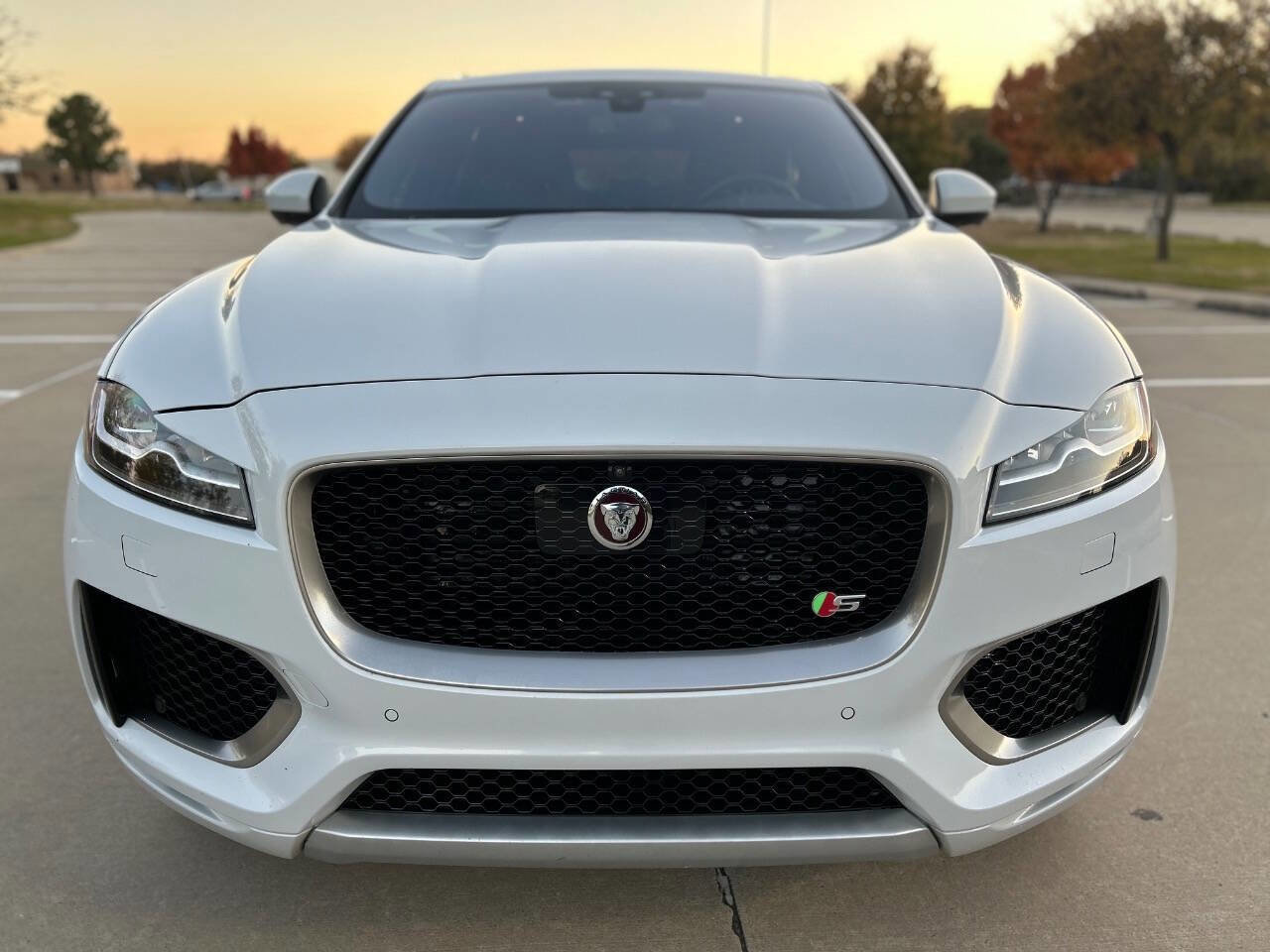 Used 2017 Jaguar F-PACE S image 3