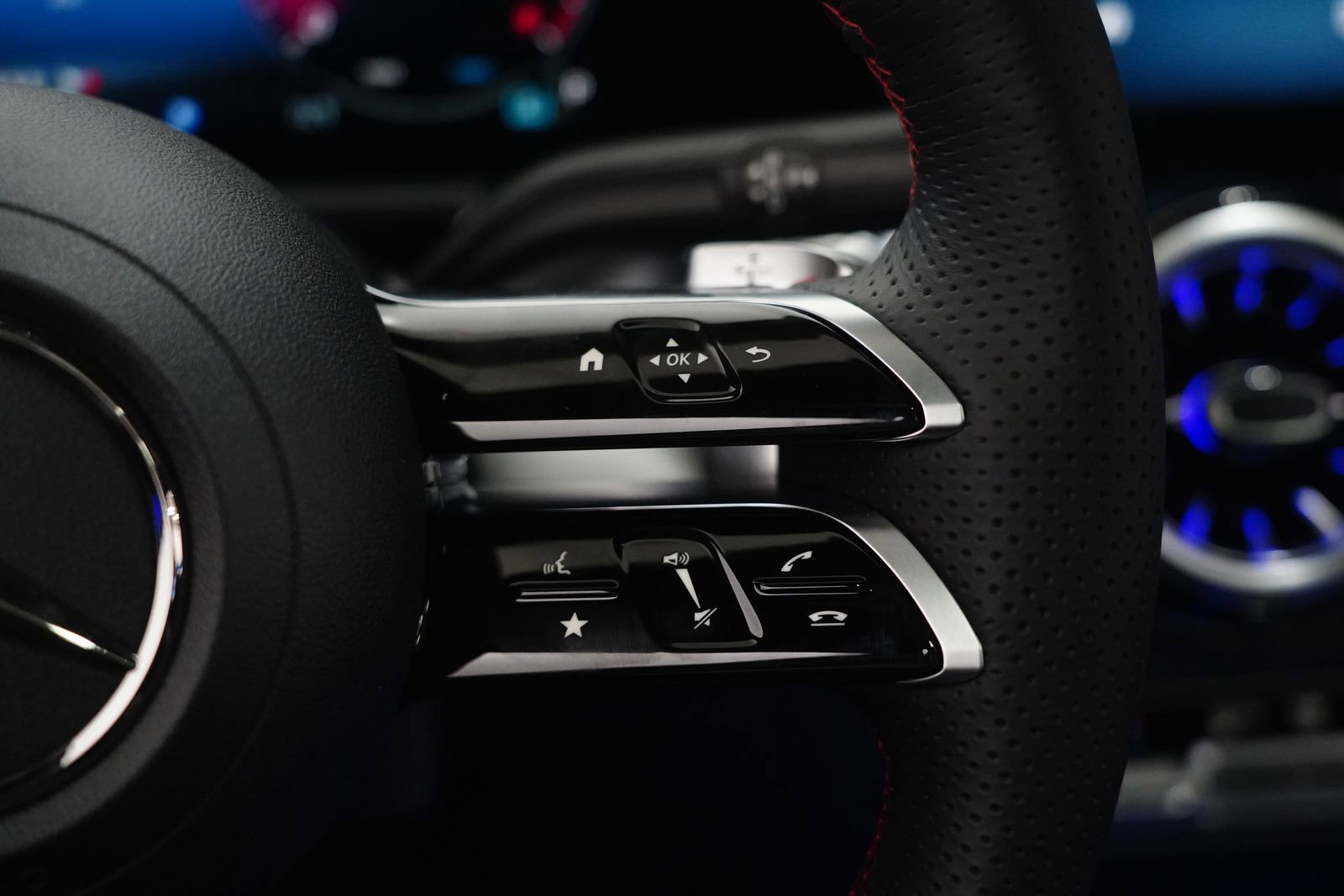 New 2026 Mercedes-Benz GLB 250 4MATIC image 21