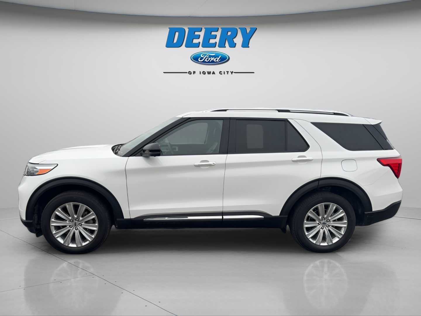 Used 2022 Ford Explorer Limited w/ Equipment Group 301A image 3