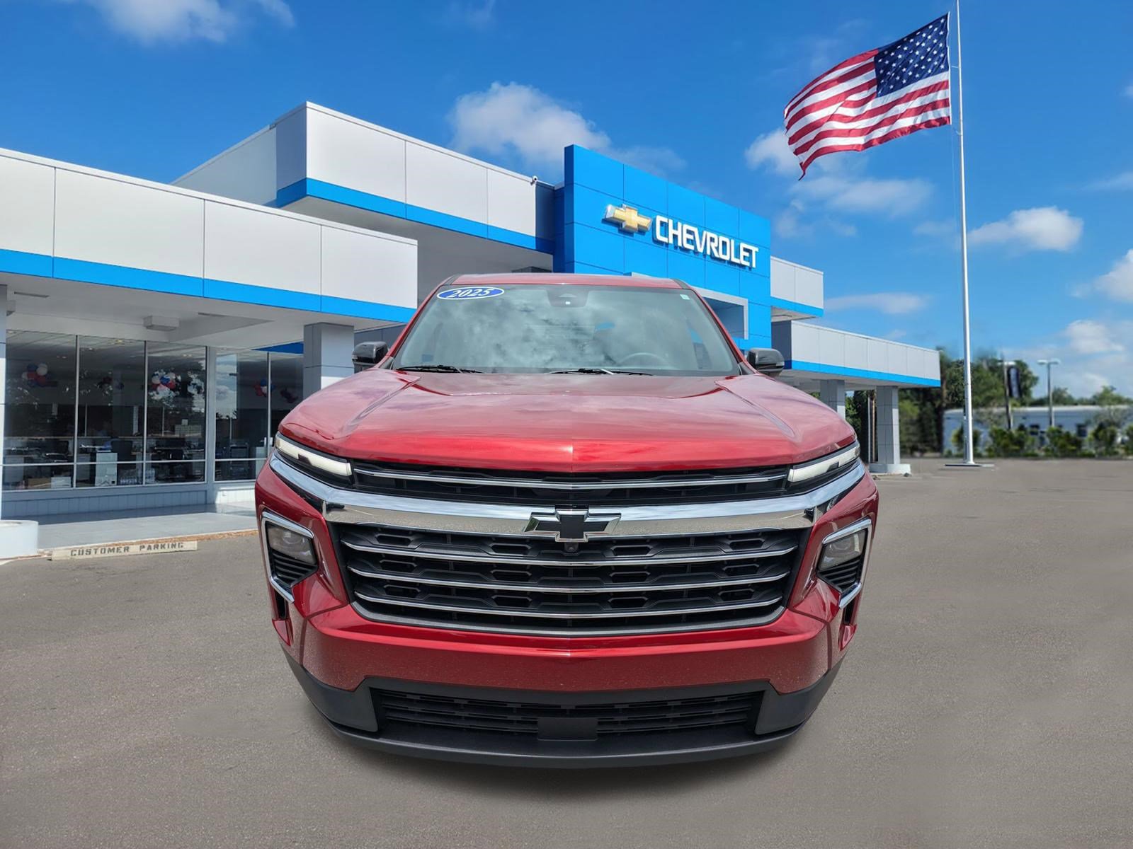 Used 2025 Chevrolet Traverse LT w/ Driver Confidence Package FWD image 8