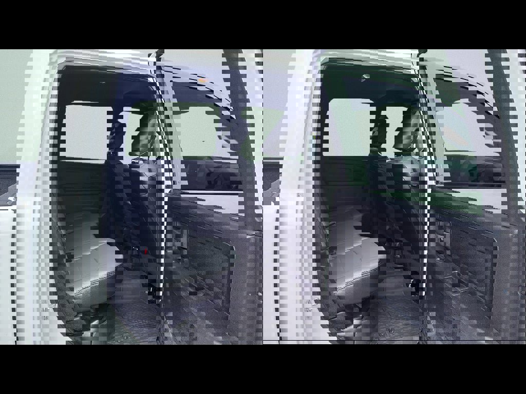 Used 2024 RAM 2500 Tradesman w/ Chrome Appearance Group image 24