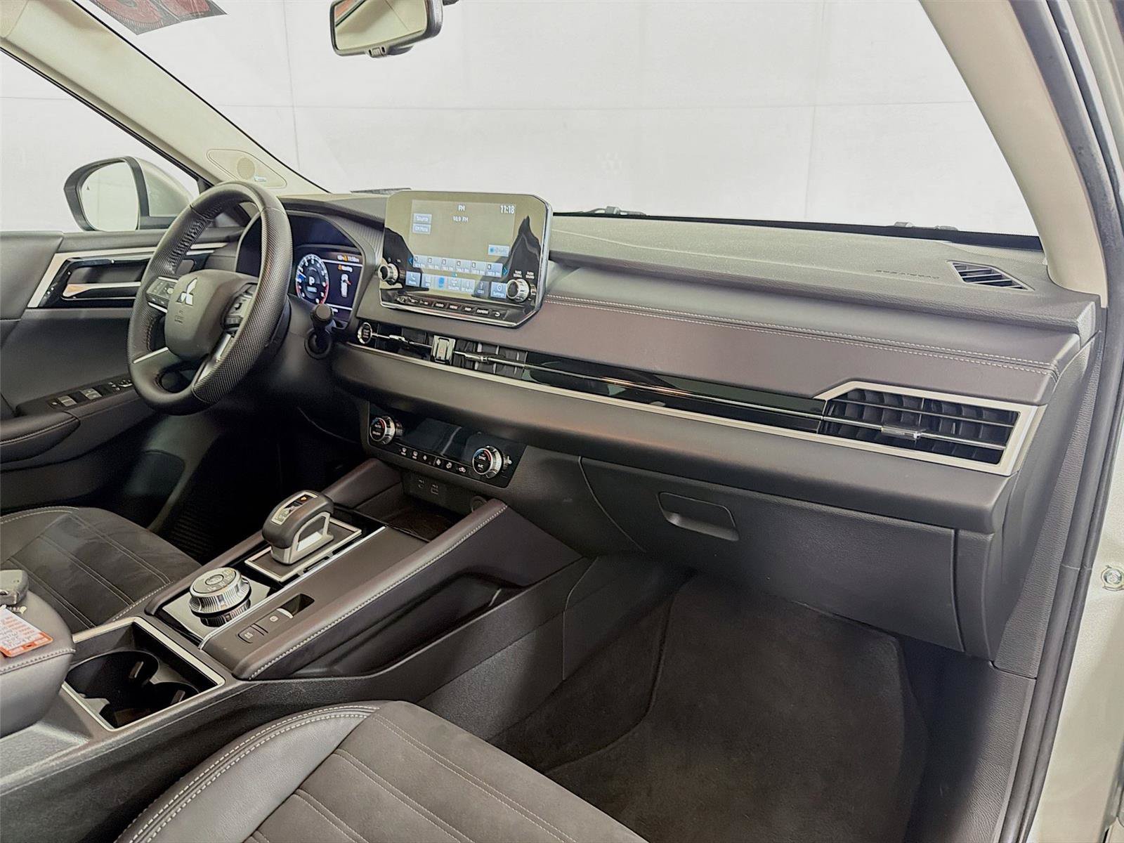 Used 2023 Mitsubishi Outlander SE FWD image 31