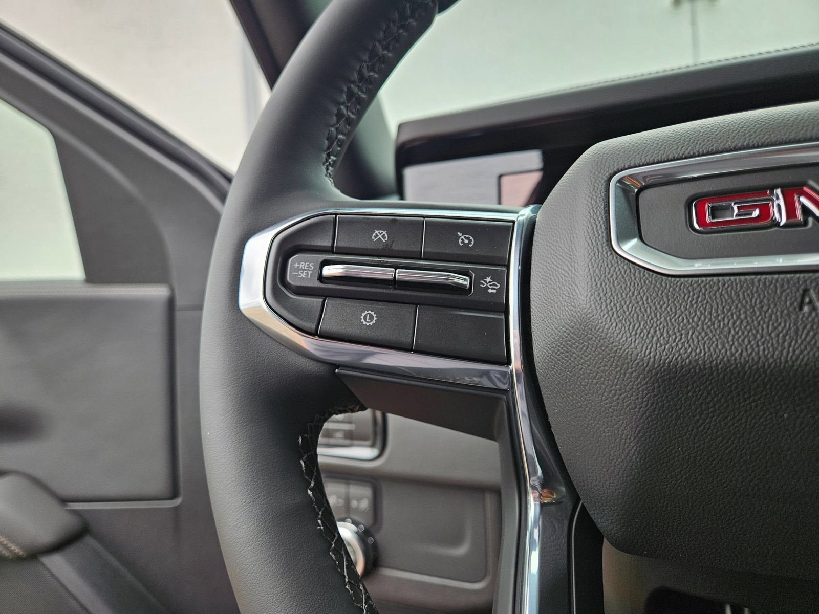 New 2026 GMC Yukon Elevation AWD/4WD image 12