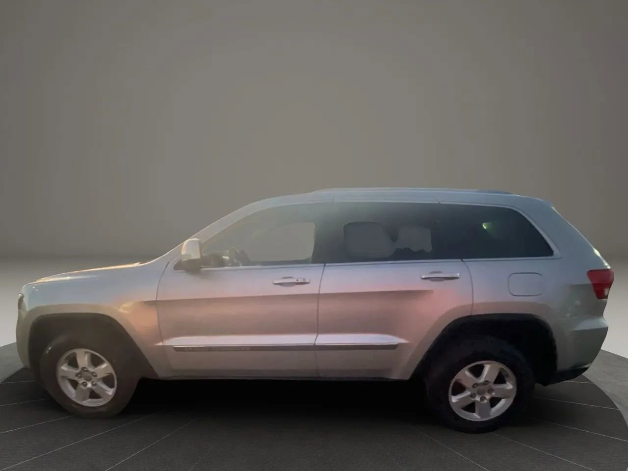 Used 2012 Jeep Grand Cherokee Laredo w/ Laredo E Group image 3