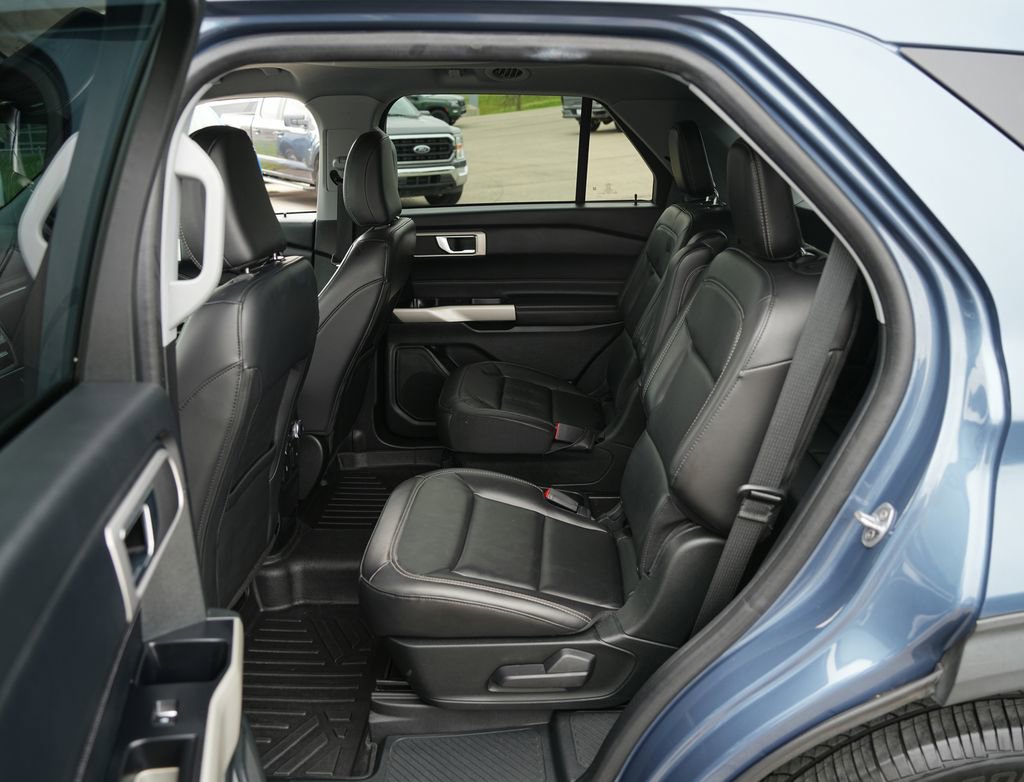 Used 2021 Ford Explorer XLT w/ Equipment Group 202A image 24