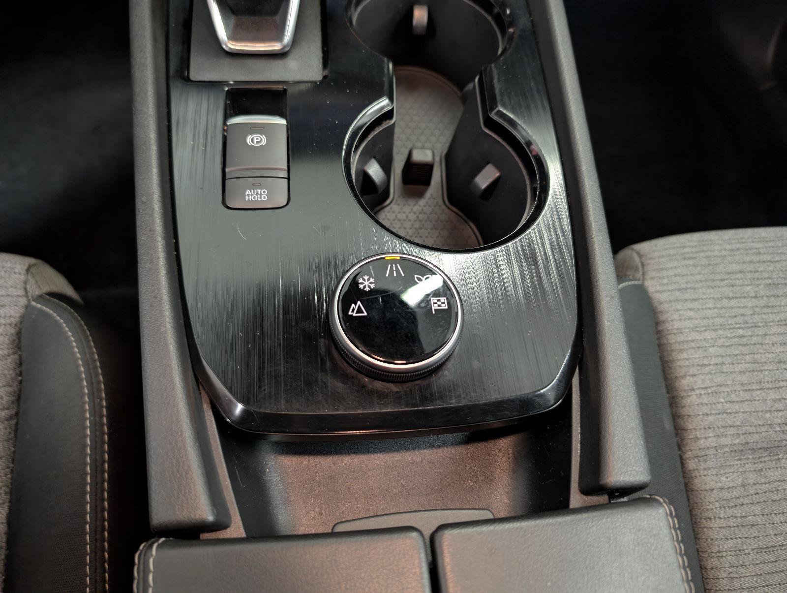 Used 2022 Nissan Rogue SV AWD/4WD image 26