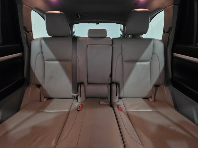 Used 2019 Toyota Highlander XLE image 15