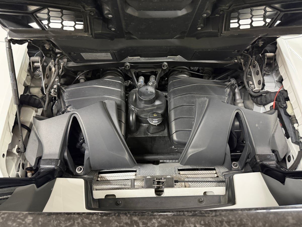 Used 2019 Lamborghini Huracan Performante AWD/4WD image 21