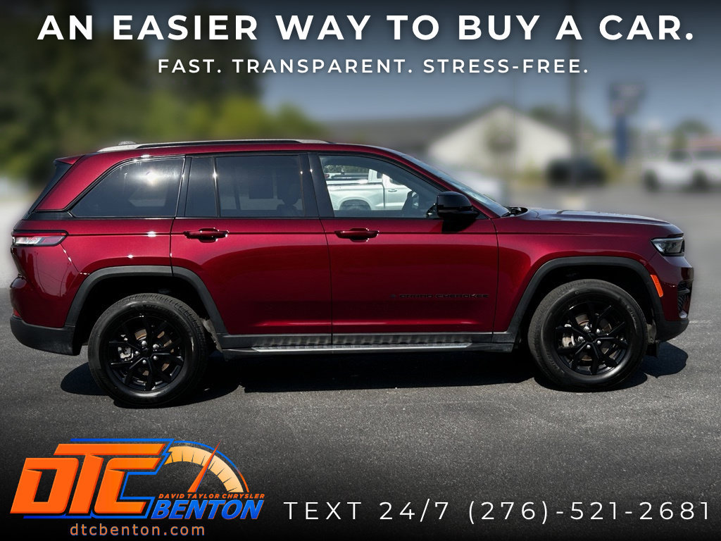 Used 2025 Jeep Grand Cherokee Altitude AWD/4WD image 6