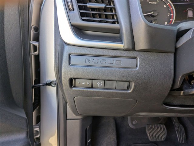 Used 2024 Nissan Rogue S image 15