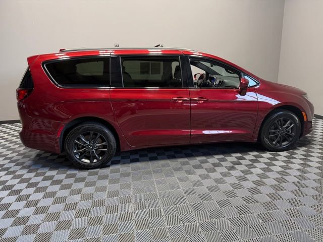 Used 2020 Chrysler Pacifica Touring-L AWD/4WD image 7