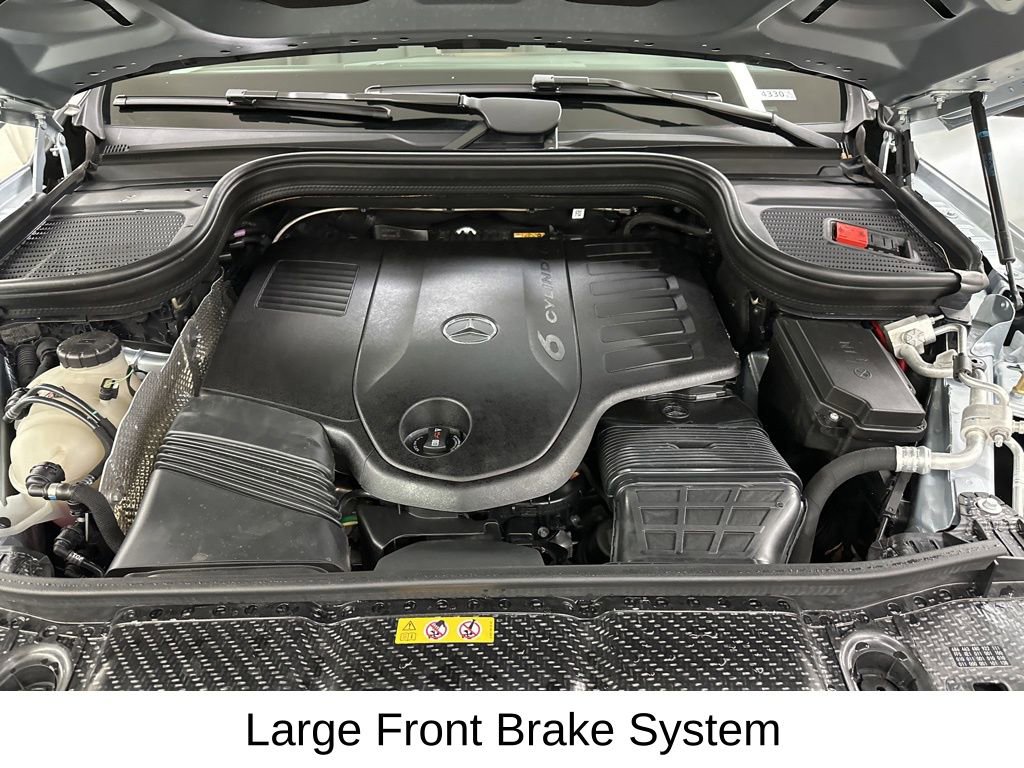Used 2025 Mercedes-Benz GLS 450 4MATIC image 17